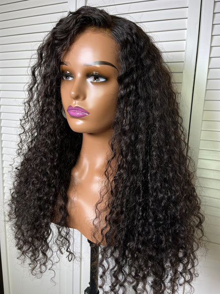 Ciara Wig - 5x5 Lace Closure - Glueless - High Quality Transparent Lace - Lightly Pre-plucked- 180% Density - 100% Human Hair - Undetectable Lace - Glueless